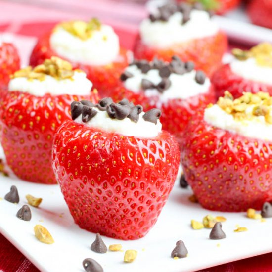 Cannoli Stuffed Strawberries