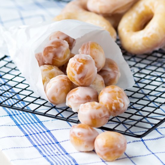 Krispy Kreme Copycat Glazed Donuts