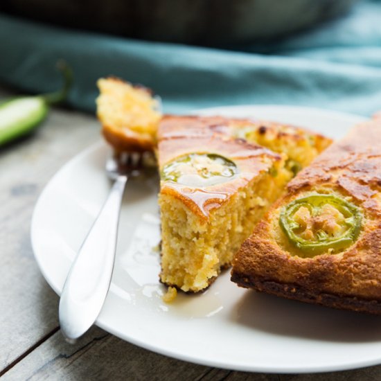 Jalapeño Cheddar Skillet Cornbread