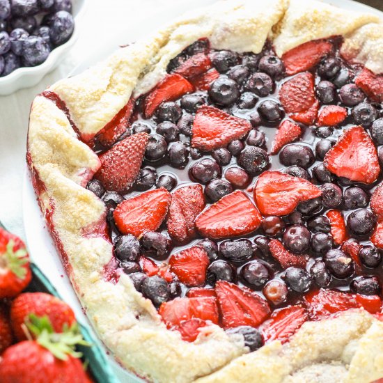 Rustic Strawberry Blueberry Pie