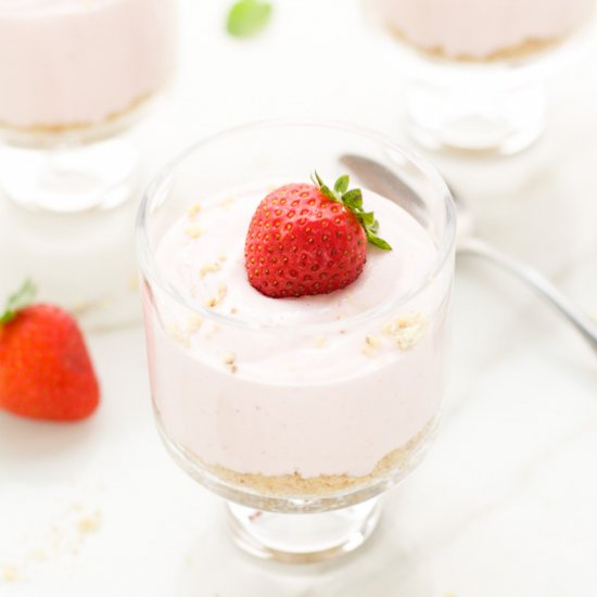 Light No Bake Strawberry Cheesecake Cups