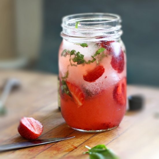 Strawberry Smash Cocktail