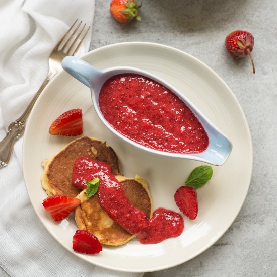 Raw strawberry sauce