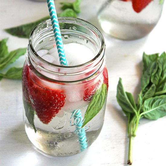 Strawberry basil vodka soda