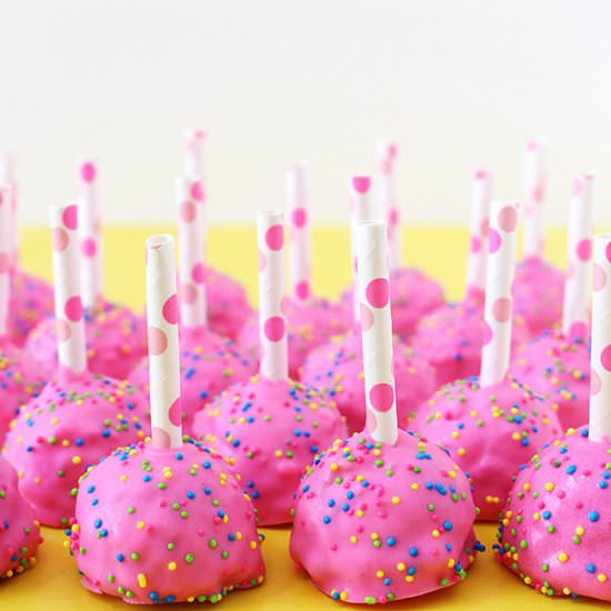 Strawberry Lemonade Oreo Truffles