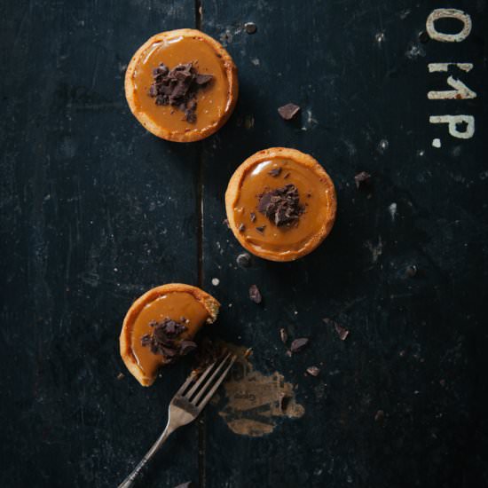 Chocolate tarts+ salted dulce leche