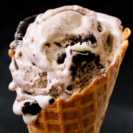 Vanilla Bean and Oreo Ice Cream