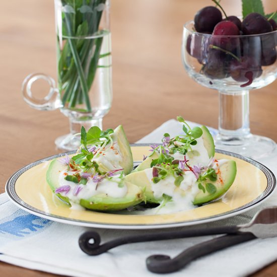 Avocado Appetizer with Garlic