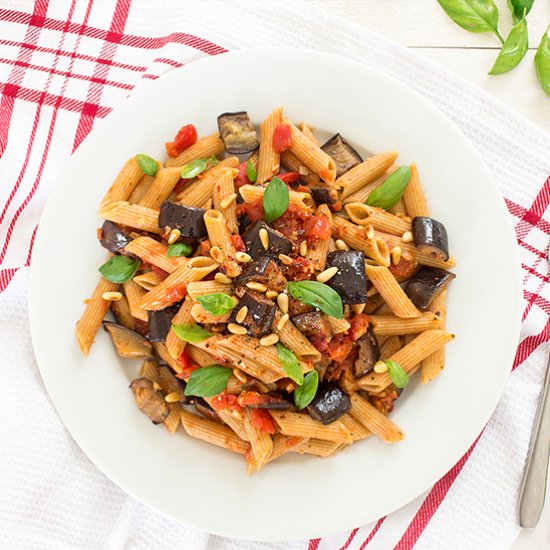 Vegan pasta alla Norma