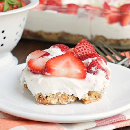 Strawberry Pretzel Bars