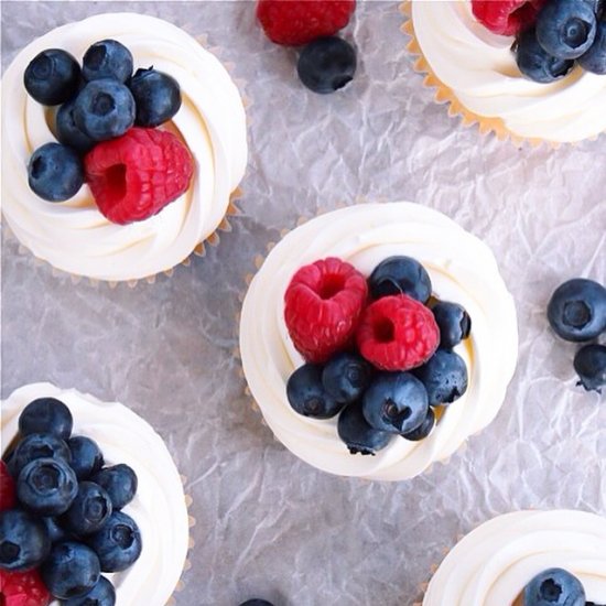 Red, white and blubbery cupcakes