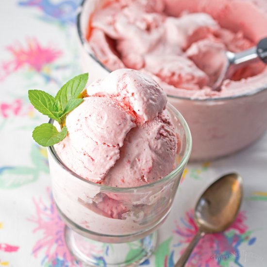 Creamy Strawberry Ice Cream