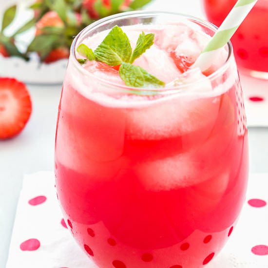 Easy Strawberry Lemonade