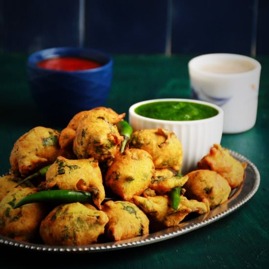 Palak Moong Dal Pakoda