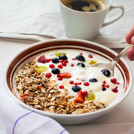 Oats, Yogurt and Berries