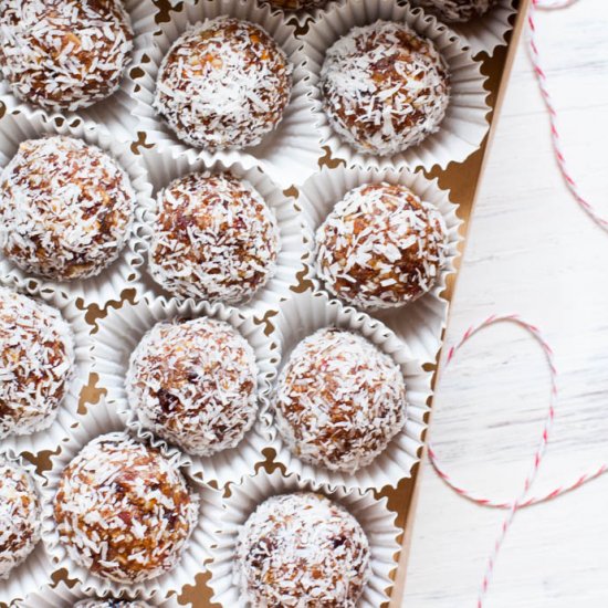 Fruit & Nut Date Balls