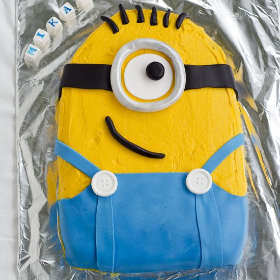 Minion cake