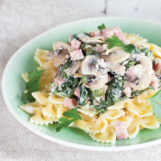 Ham mushroom and spinach farfalle