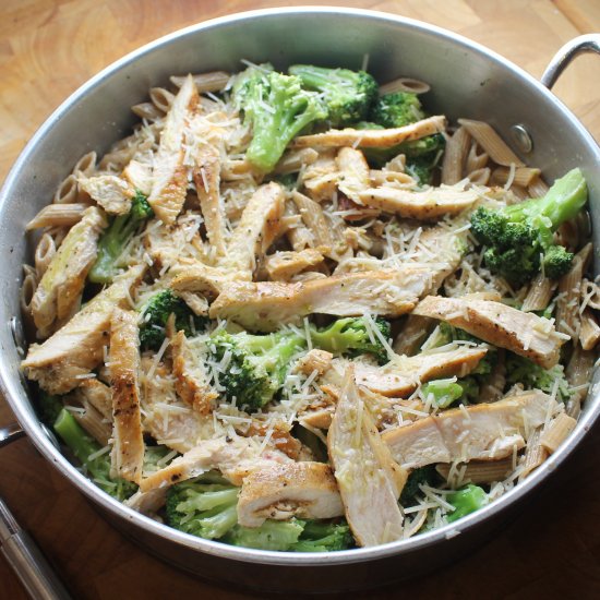 Broccoli Chicken Alfredo Skillet