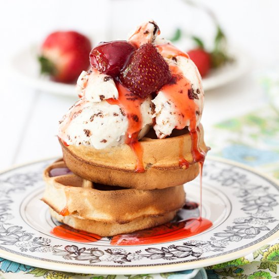 Strawberries in Syrup With Cardamom