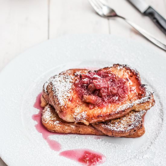 Nutmeg French toast & Rhubarb jam