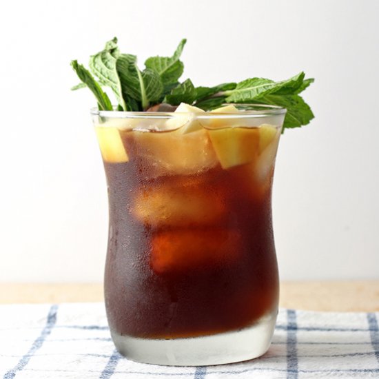 Apple Mint Iced Tea Cocktail