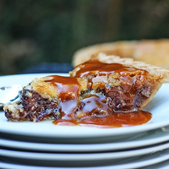 Chocolate Chip Caramel Cookie Pie