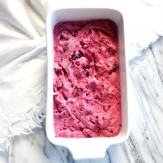 Blackberry Frozen Yoghurt