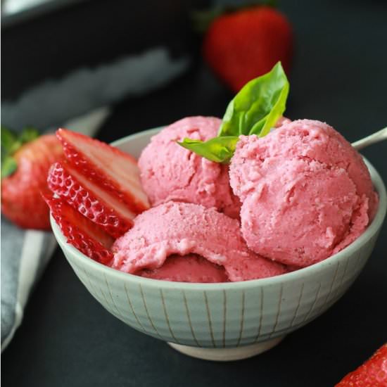 Strawberry Basil Frozen Yogurt