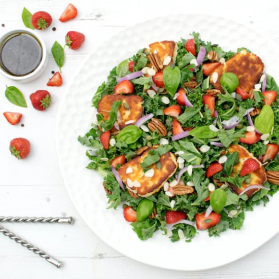 Strawberry & Kale Halloumi Salad