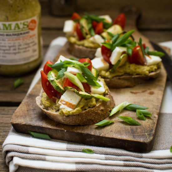 Bruschettas with Grilled Halloumi