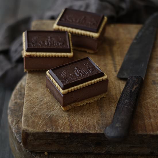 Chocolate cheesecake sandwiches