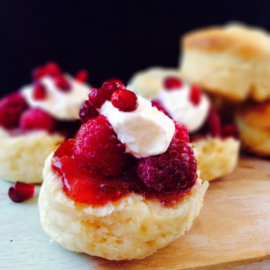 Scones with berries and cream