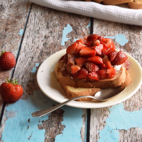 Chèvre and Strawberries Tartine