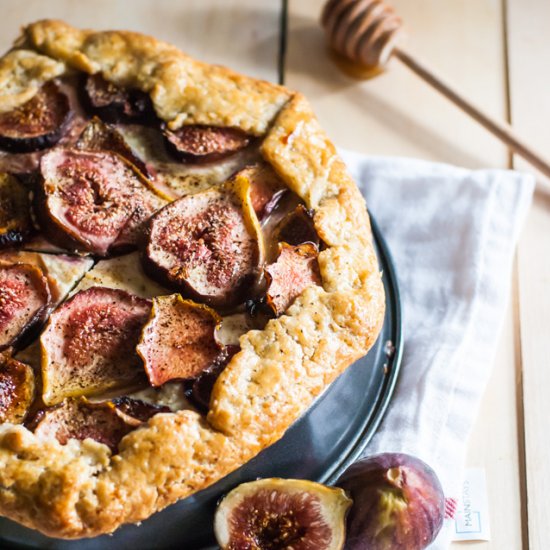 Fig and Honey Cheesecake Galette