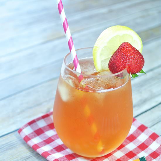 Strawberry & Lemon Infused Iced Tea