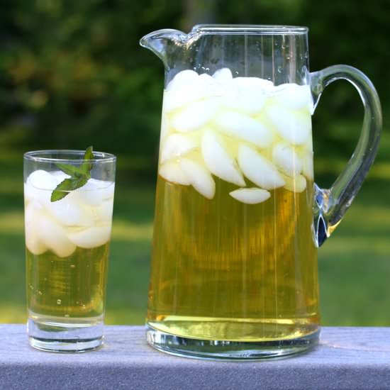 Iced Apple Peppermint Tea