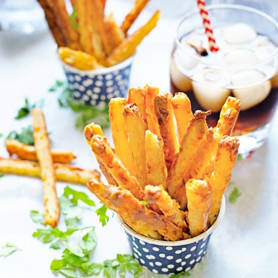 Crunchy Garlic Cheese Straws