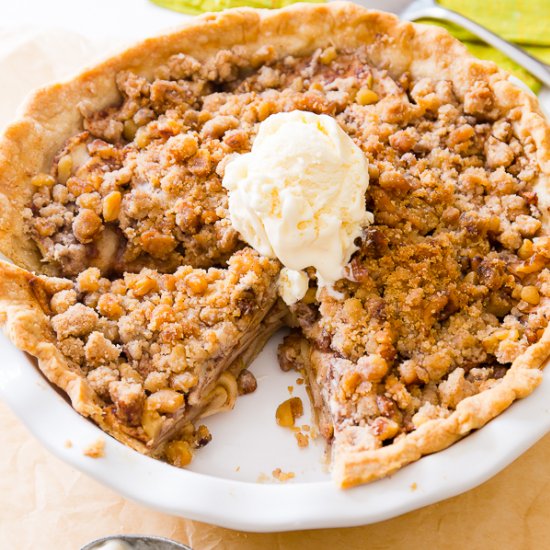 Apple Crumble Pie