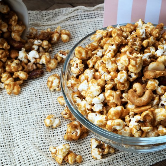 Homemade Easy Caramel Popcorn