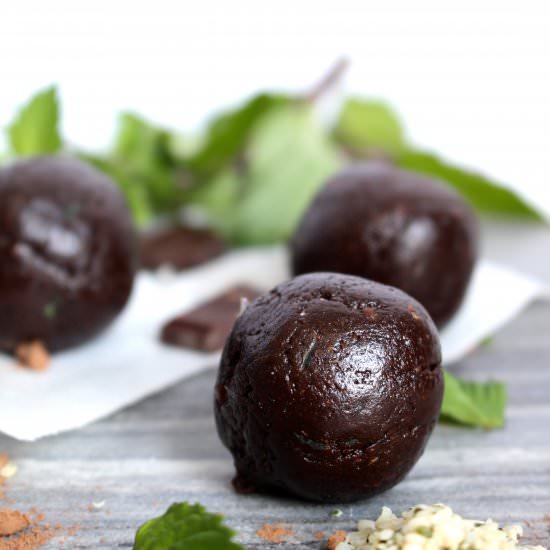 Mint Chocolate Energy Bites