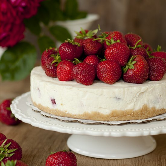 No-Bake Strawberry Cheesecake