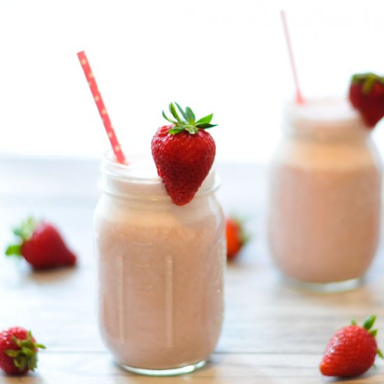 Super-Fast Strawberry Cashew Milk