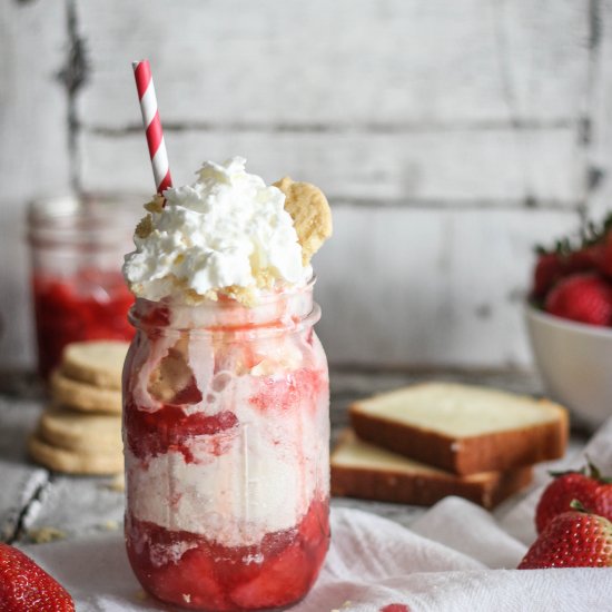 Boozy Strawberry Shortcake Float