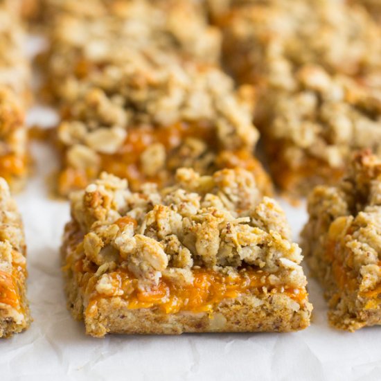 Apricot Oatmeal Crumble Bars