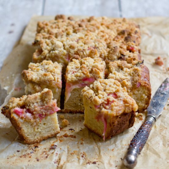 Rhubarb Custard Crumb Cake