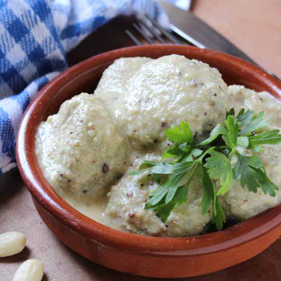 Mushrooms in Creamy Almond Sauce