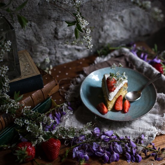 Lime olive oil cake with cream