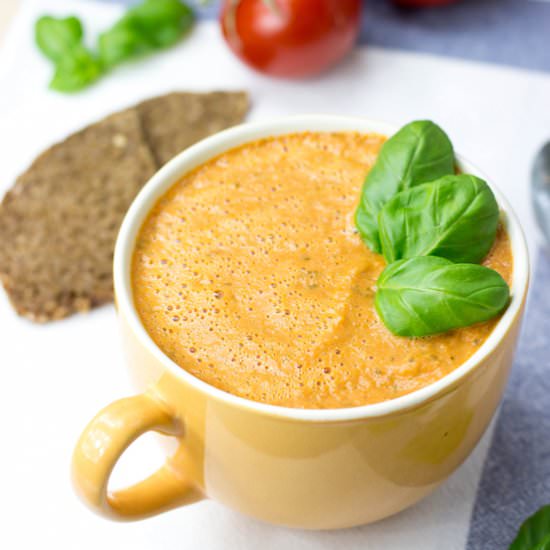 Easy and Creamy Tomato Basil Soup