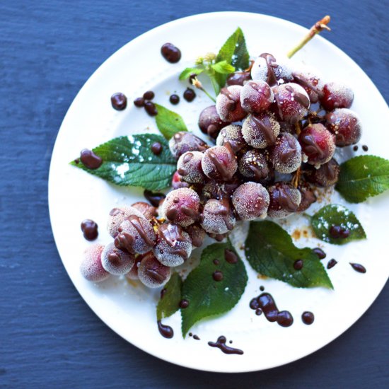 Frosted Grapes with Chocolate